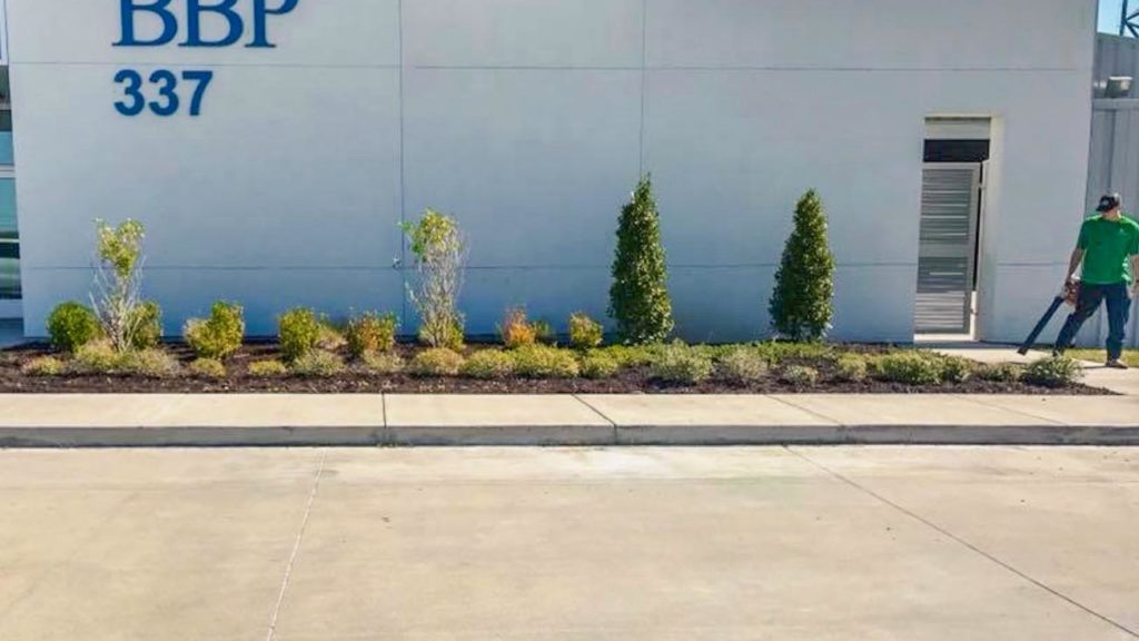 commercial flowerbed maintenance in baton rouge,la